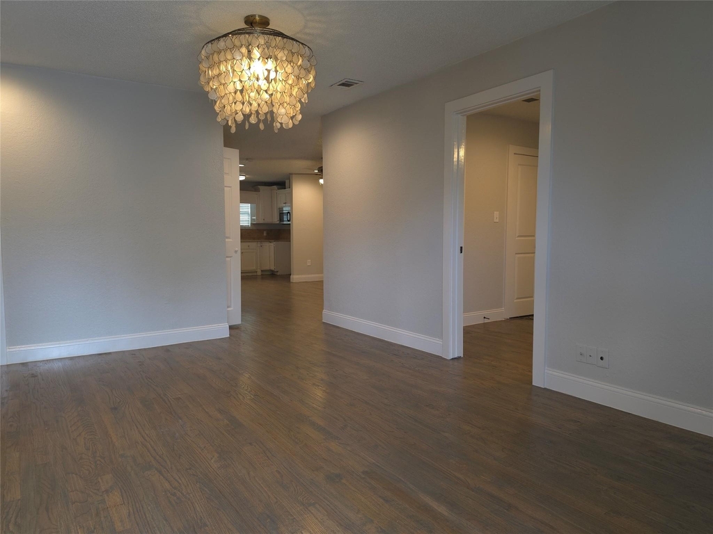 3123 Arizona Avenue - Photo 3