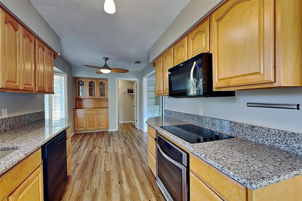 1605 Brighton Drive - Photo 4