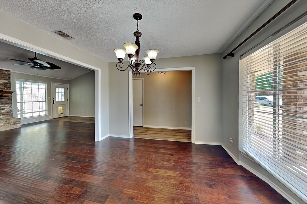 1605 Brighton Drive - Photo 7