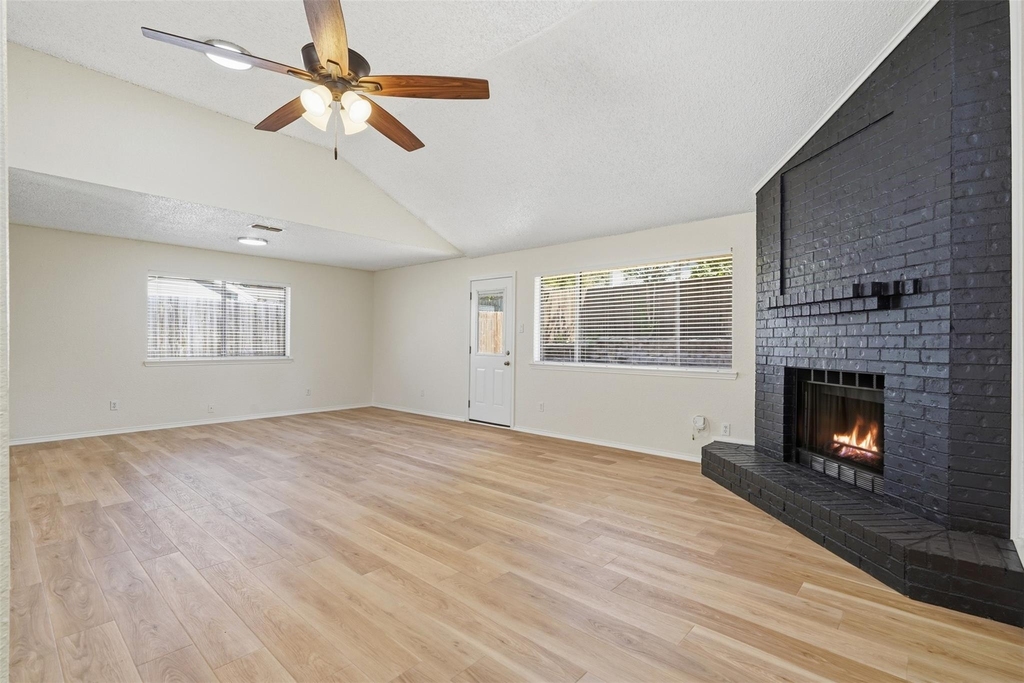 2406 Amber Hill Lane - Photo 8