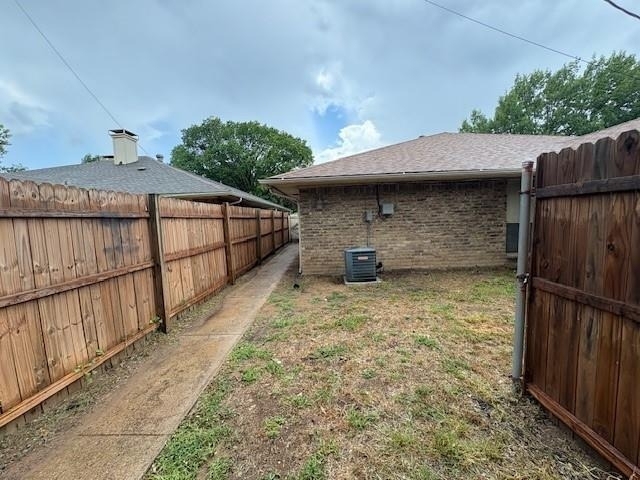 715 Oakwood Lane - Photo 1