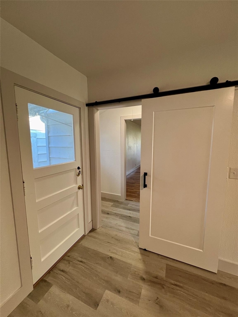 909 Hallum Street - Photo 15