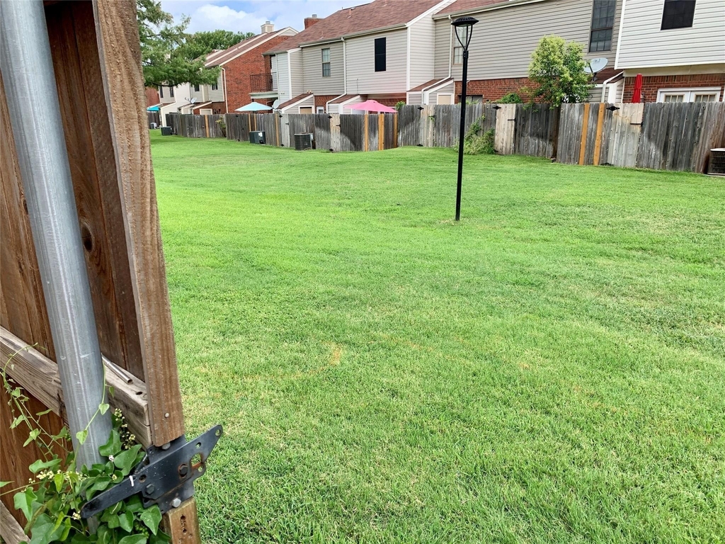 214 Samuel Boulevard - Photo 21