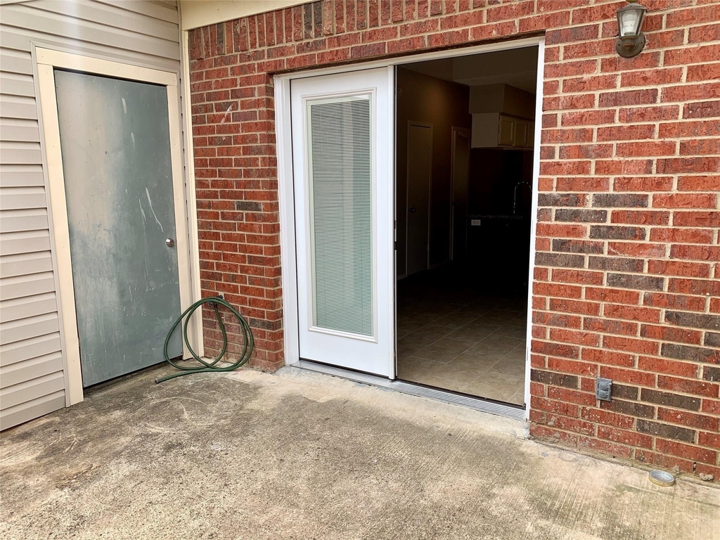 214 Samuel Boulevard - Photo 23