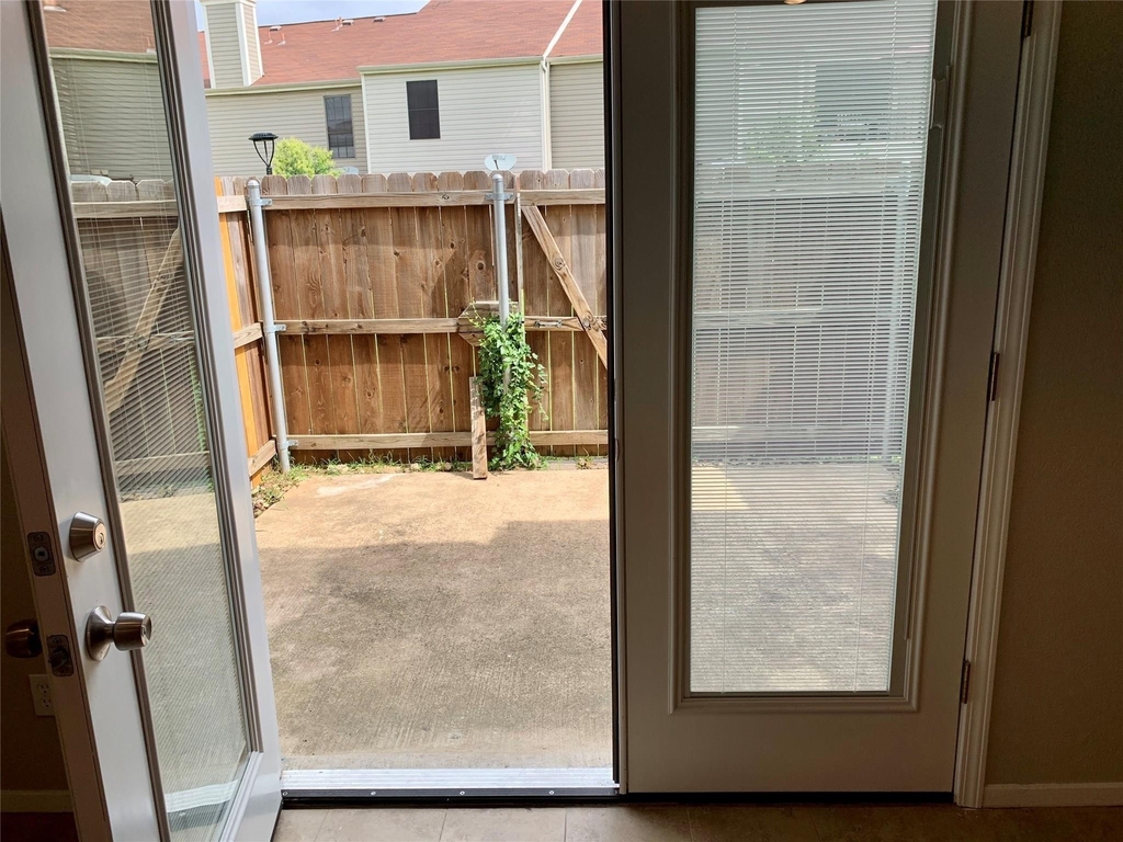 214 Samuel Boulevard - Photo 18