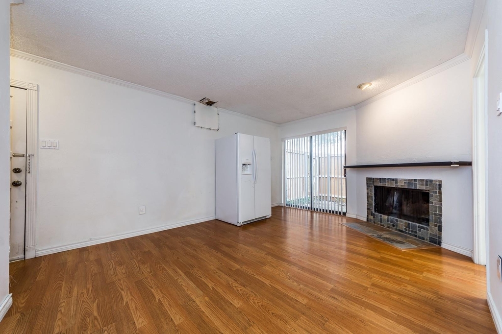 885 Dublin Drive - Photo 3