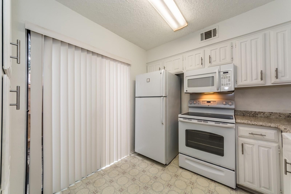 885 Dublin Drive - Photo 10