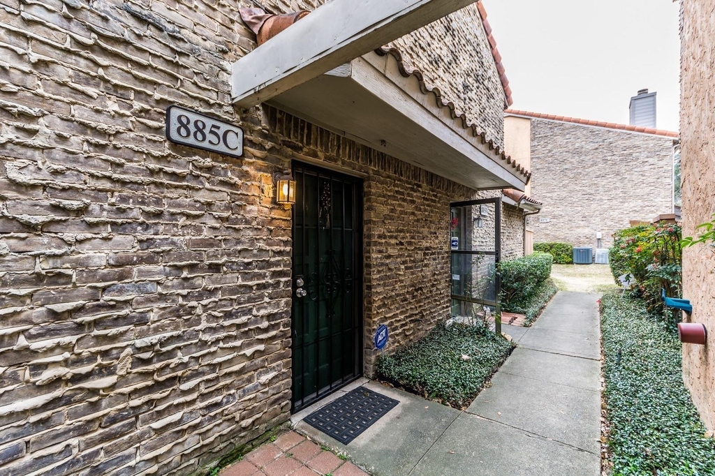 885 Dublin Drive - Photo 1