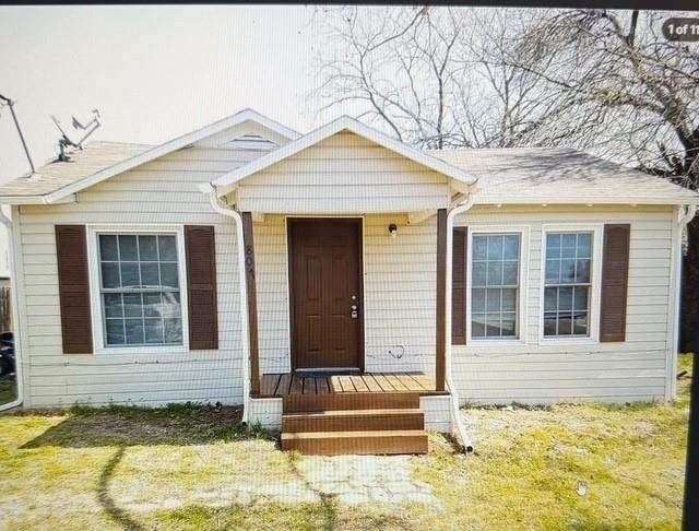 807 Chestnut Street - Photo 0