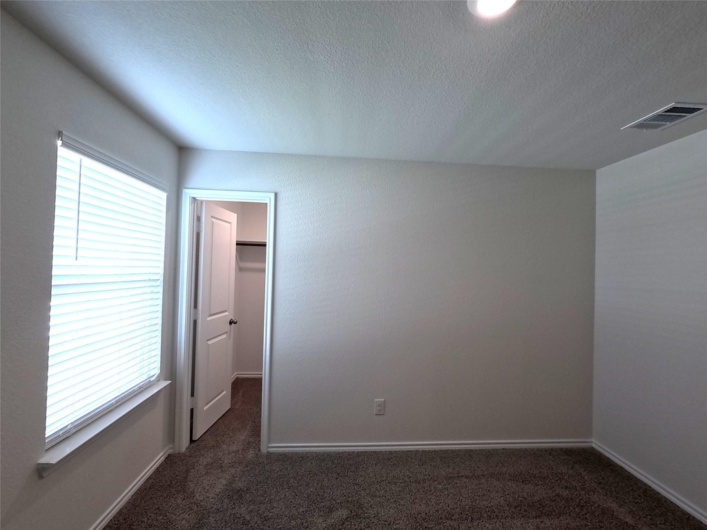 1148 Samantha Drive - Photo 5