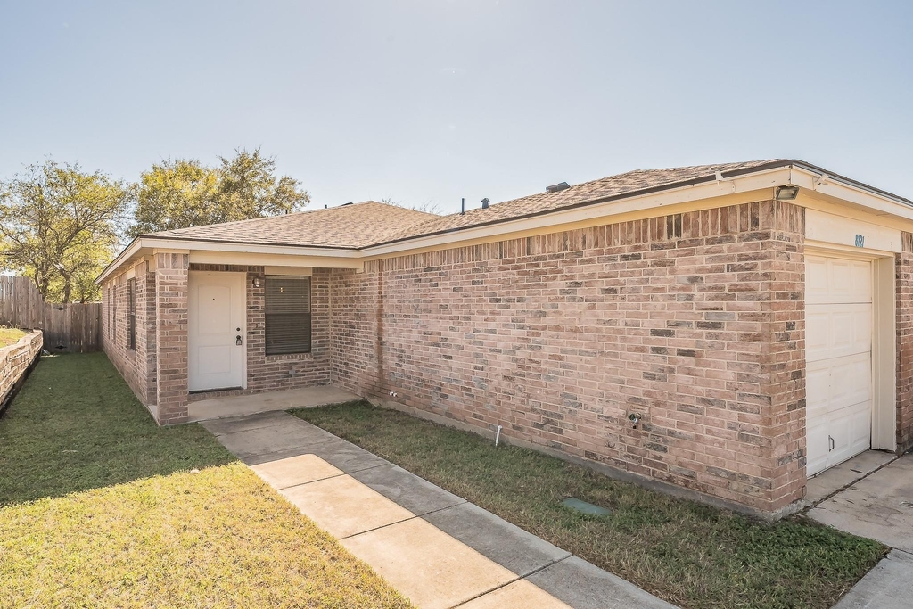 8121 Doreen Avenue - Photo 1
