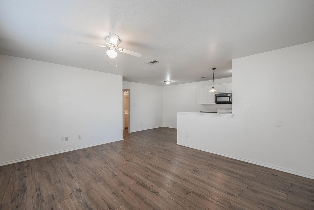 8121 Doreen Avenue - Photo 3