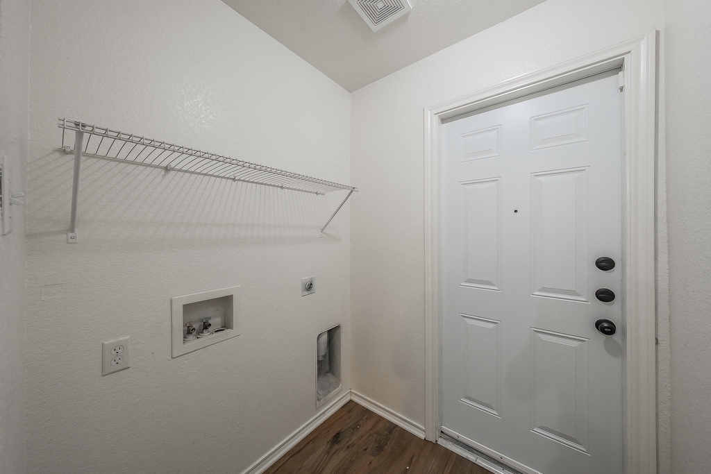 8121 Doreen Avenue - Photo 10