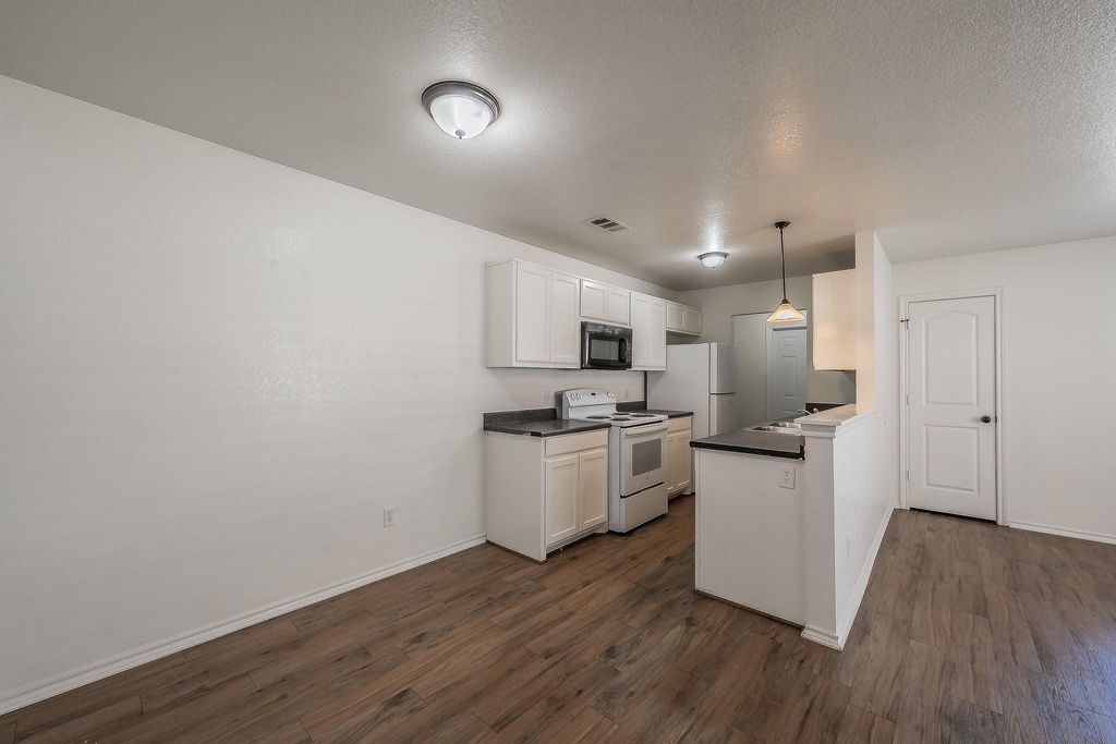 8121 Doreen Avenue - Photo 14