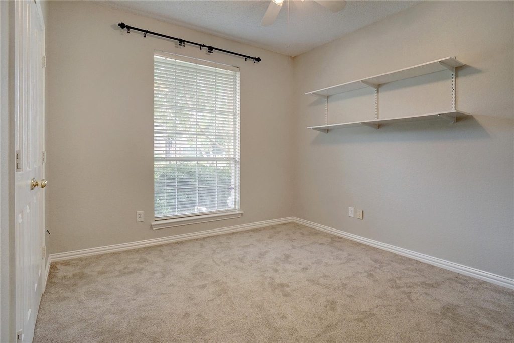 2802 Southwood Court - Photo 14