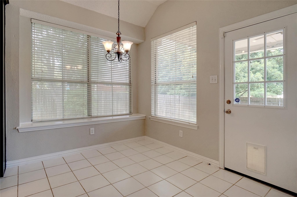 2802 Southwood Court - Photo 9