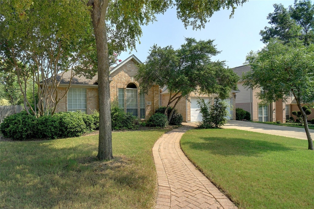 2802 Southwood Court - Photo 0