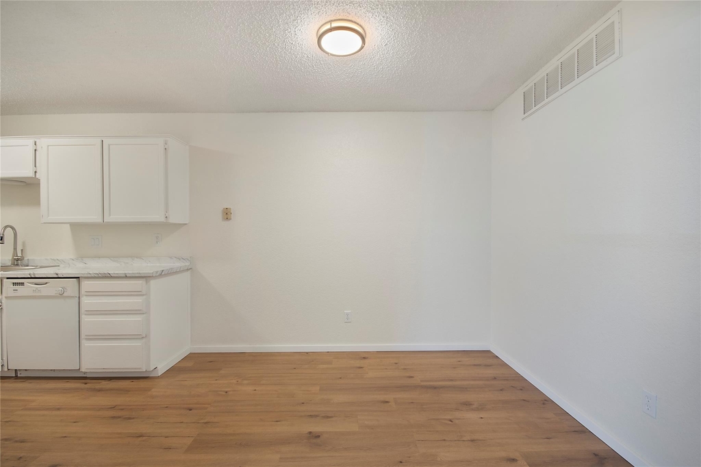 3723 Hulen Park Circle - Photo 6