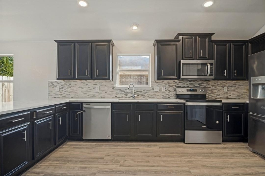 2815 Briarbrook Drive - Photo 3