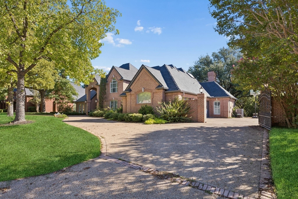 4503 Lakeside Drive - Photo 1