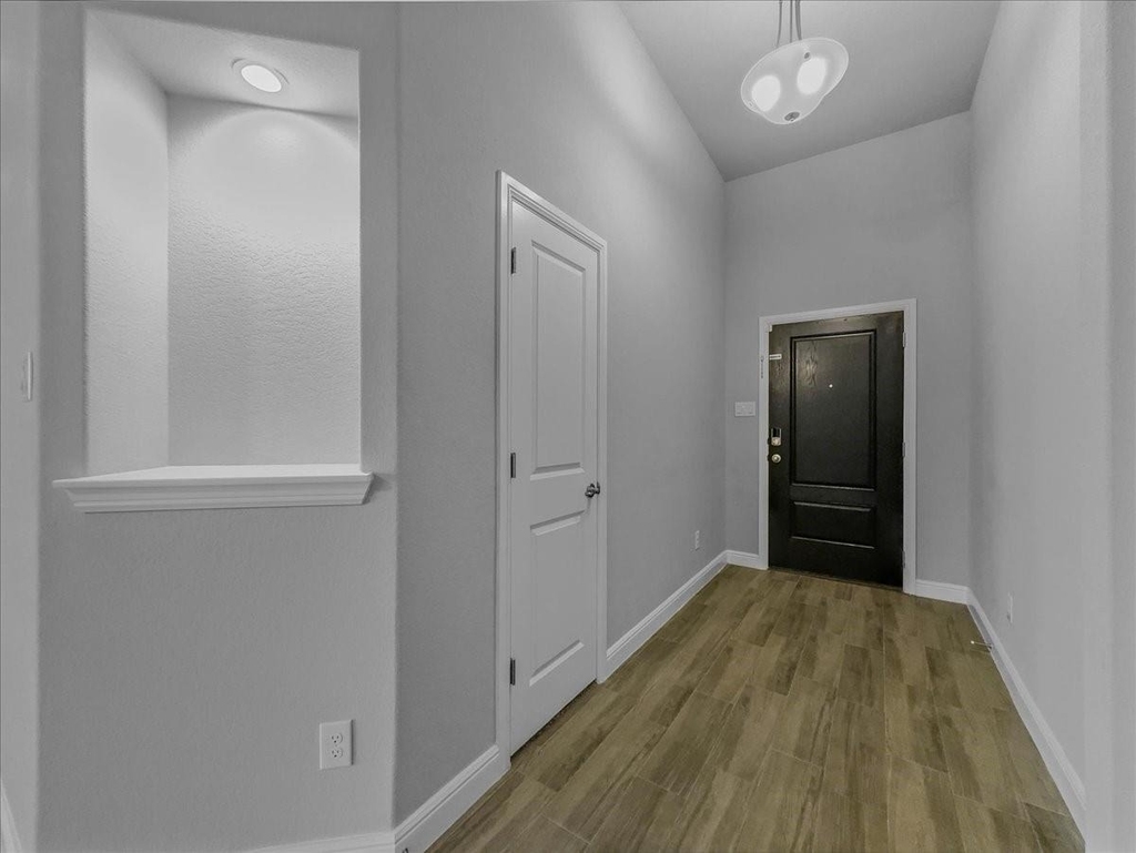 1605 Camp Court - Photo 3