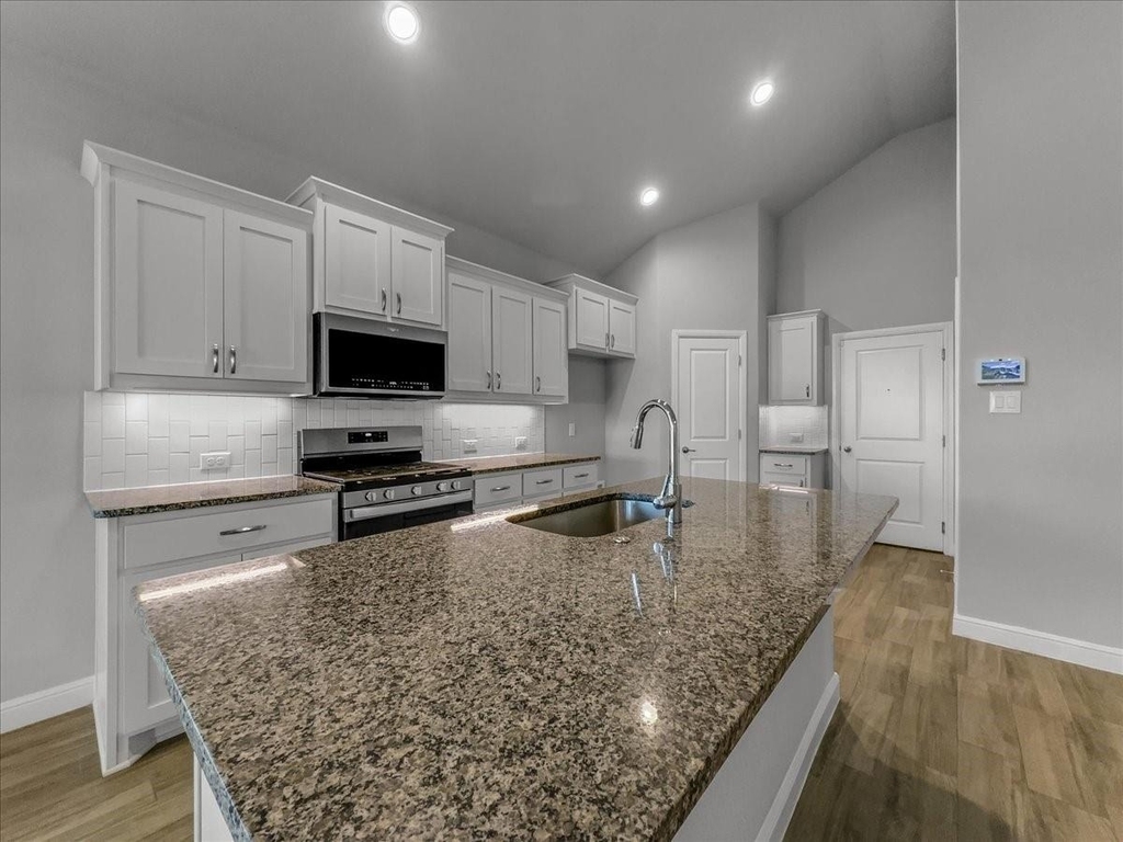 1605 Camp Court - Photo 6