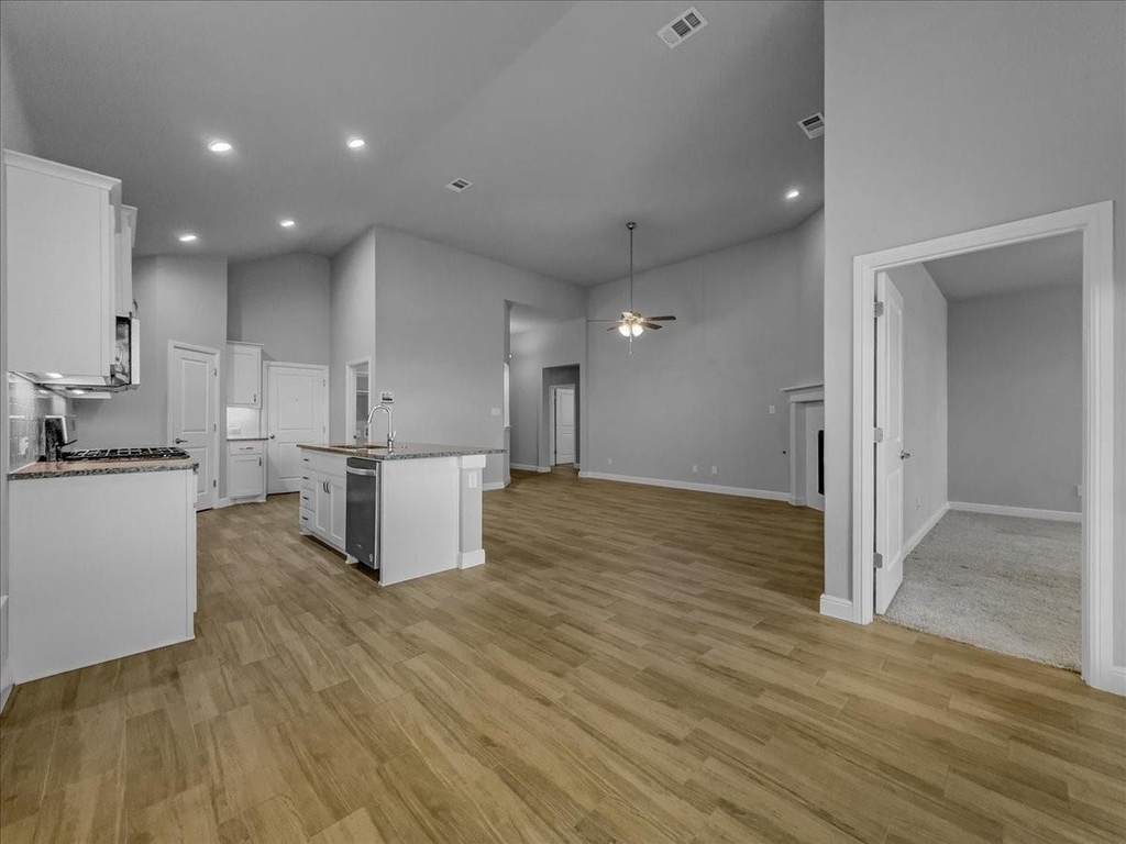1605 Camp Court - Photo 8