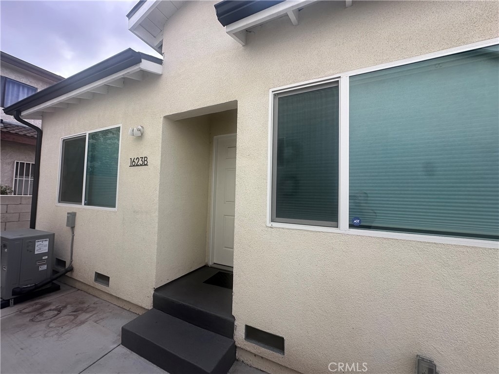 1623 S Atlantic - Photo 0