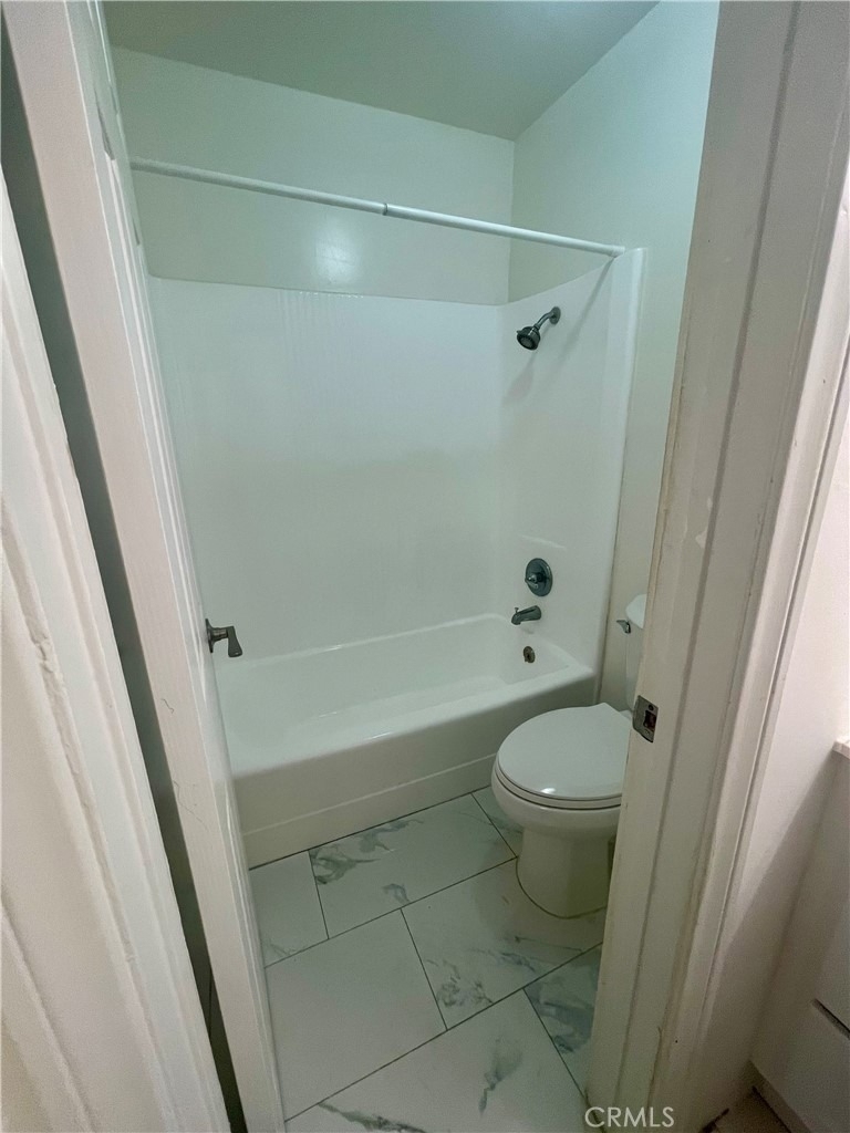 18620 Hatteras St, #102 - Photo 9