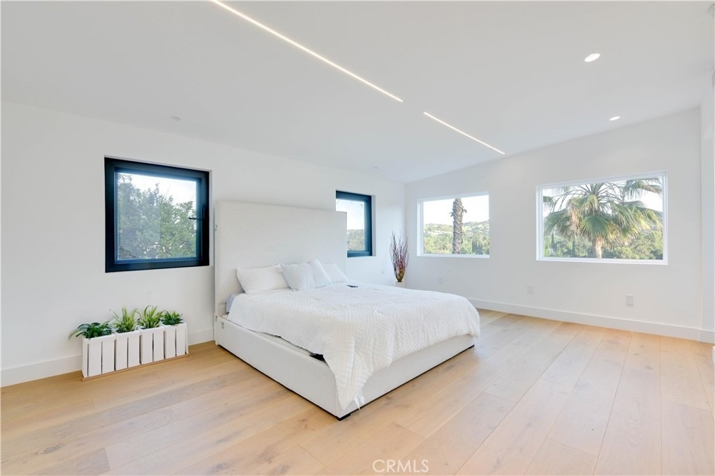 5137 Campo Rd - Photo 8