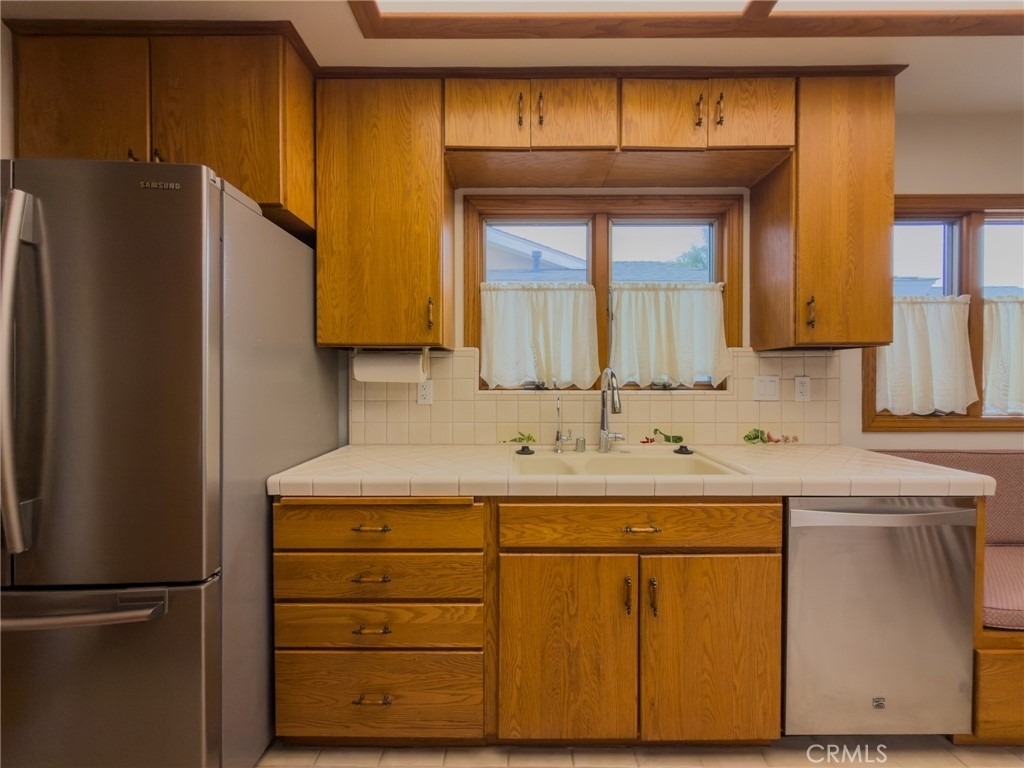 2045 W 230th - Photo 4