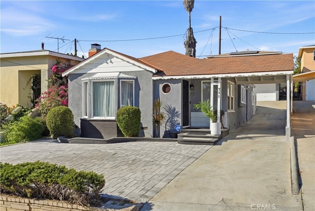711 Stepney Street - Photo 0