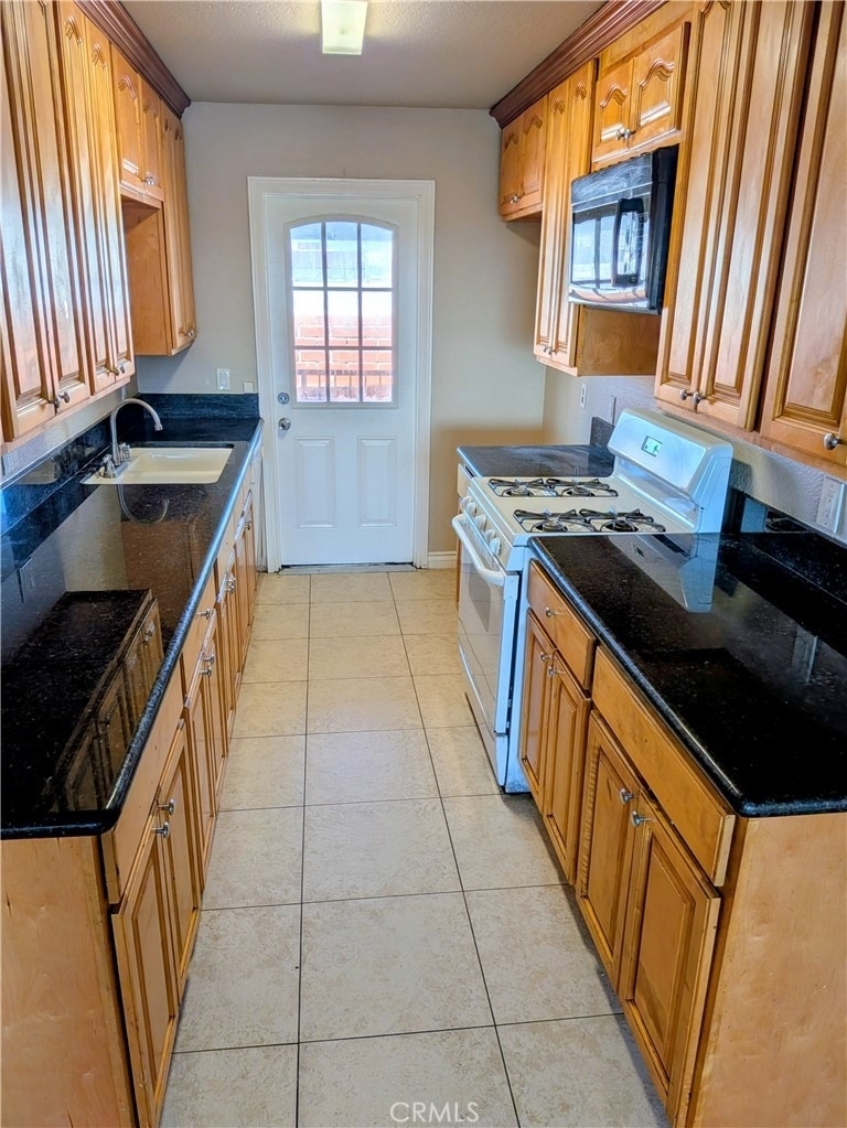 1764 Freeman Avenue - Photo 2