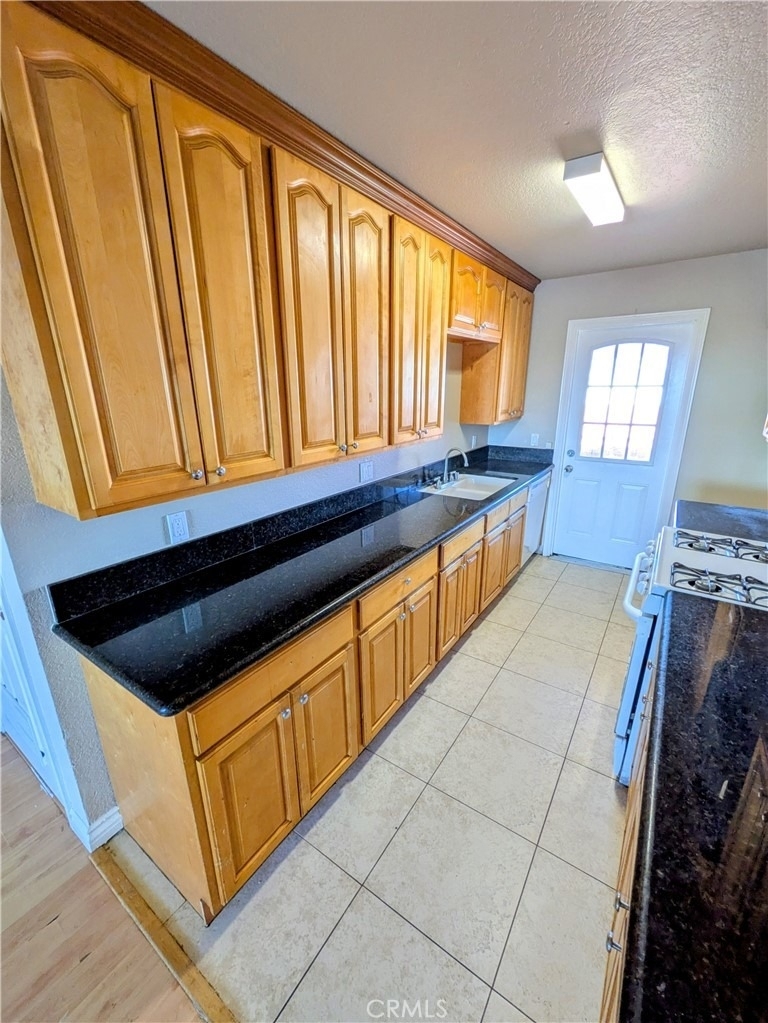1764 Freeman Avenue - Photo 3