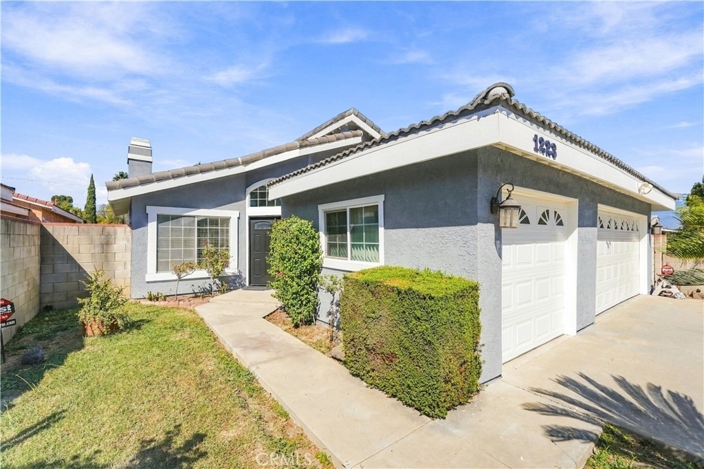 1223 Galemont Avenue - Photo 0