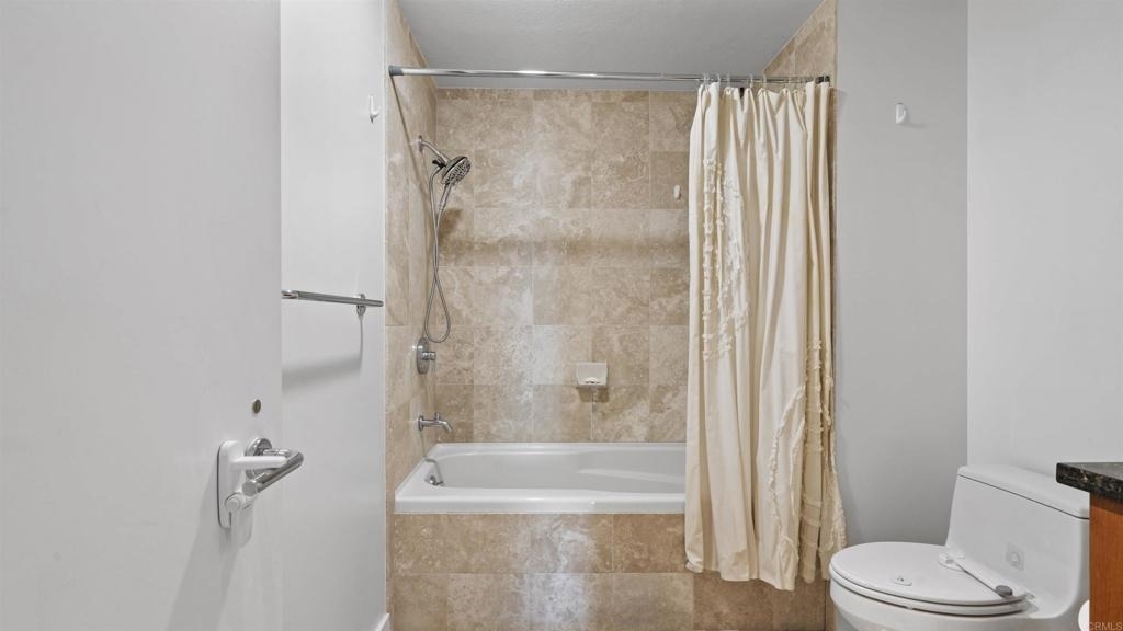 1199 Pacific Highway - Photo 32