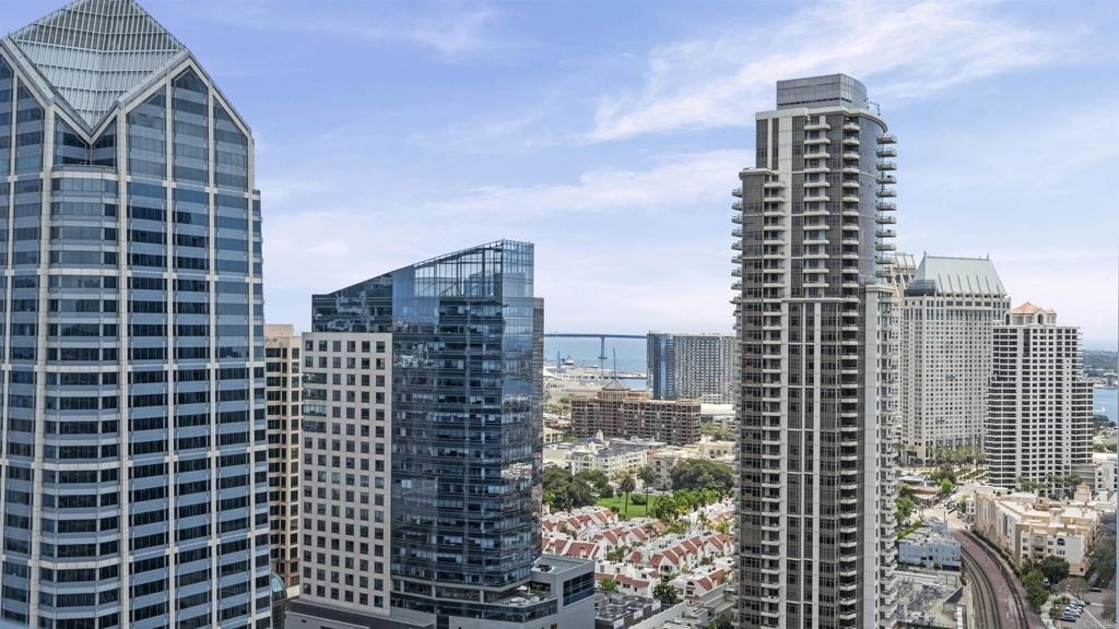 1199 Pacific Highway - Photo 15