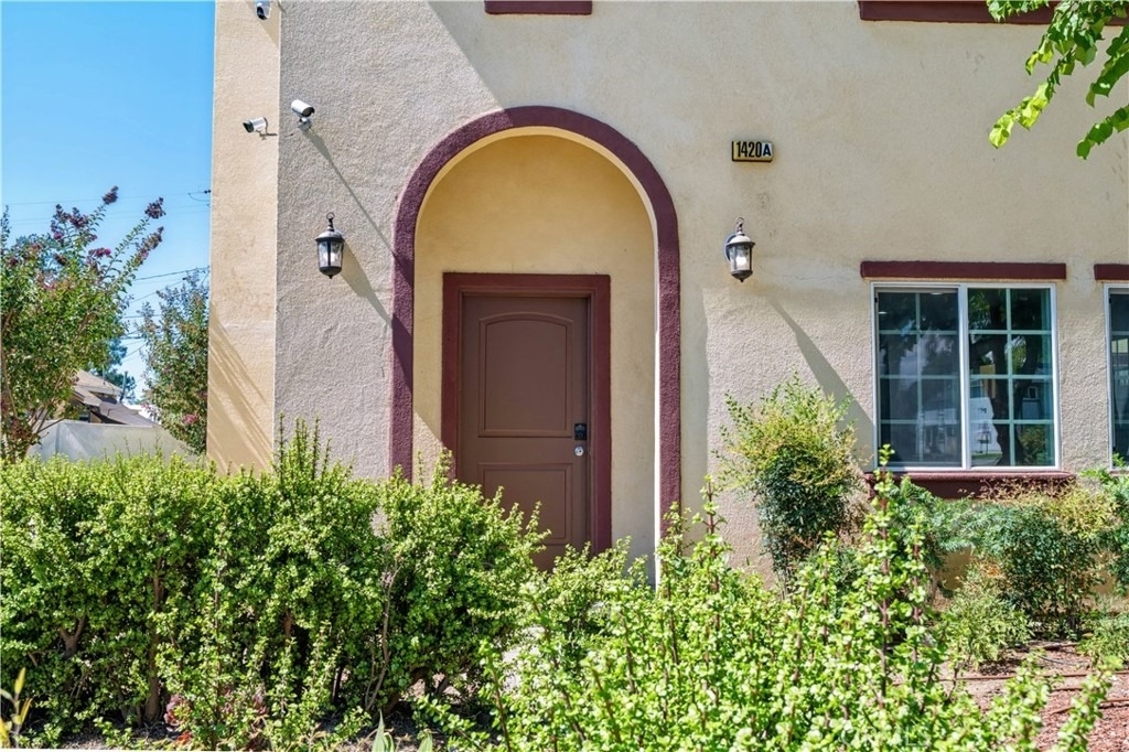 1420 S Euclid Ave - Photo 2