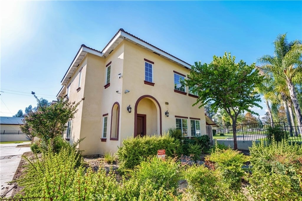 1420 S Euclid Ave - Photo 1
