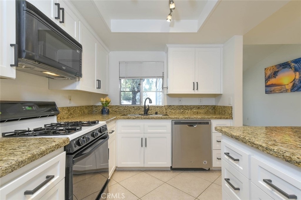 23472 Cambridge Road - Photo 11