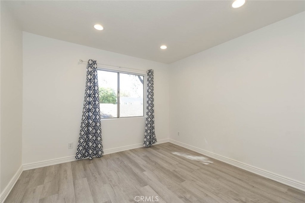 23472 Cambridge Road - Photo 20