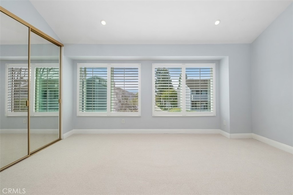 24 Seascape - Photo 9
