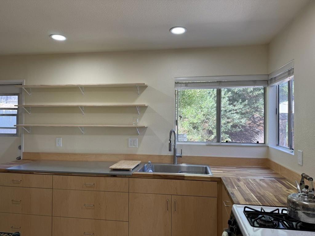 4558 Golden Ridge Drive - Photo 7