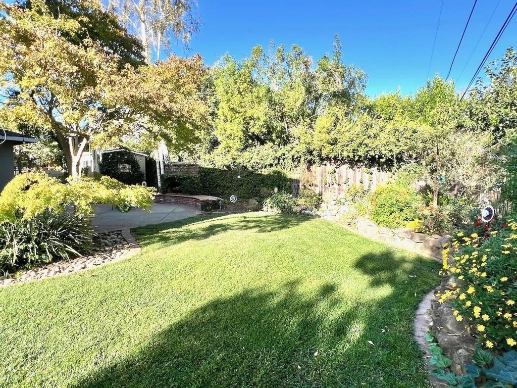 1586 Edmond Court - Photo 20
