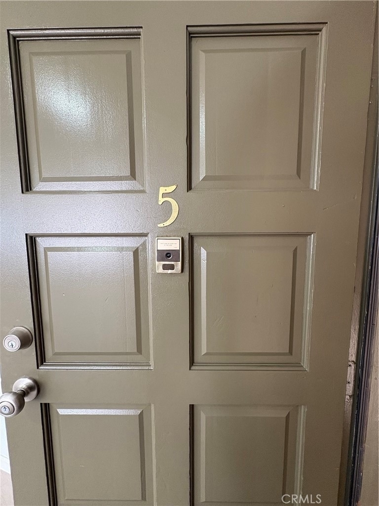 507 N Serrano Avenue - Photo 1