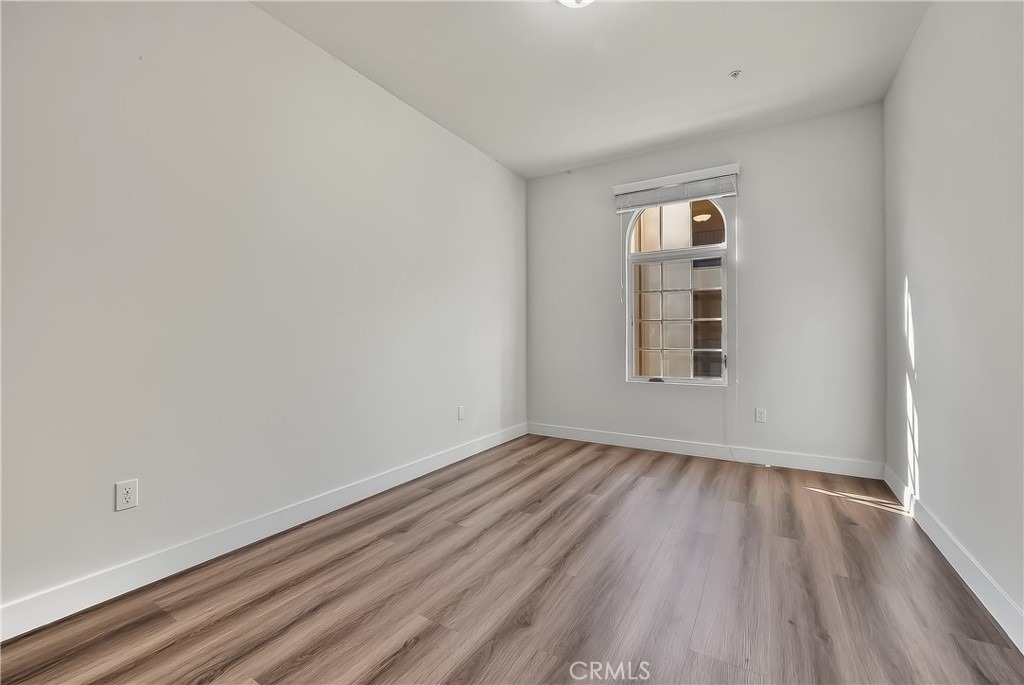 501 W Foothill Boulevard - Photo 20