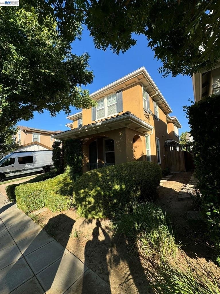 220 N Lafayette St - Photo 3