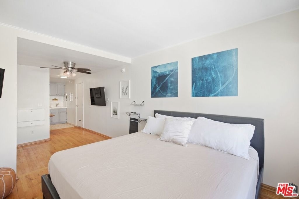 16 Clubhouse Avenue - Photo 2