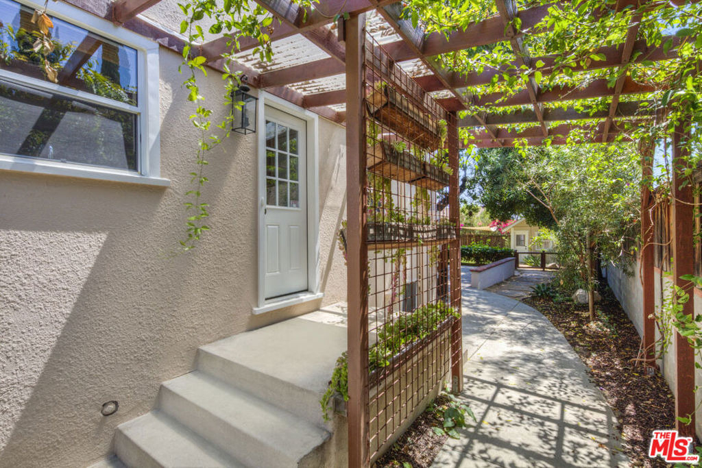 1330 Las Flores Drive - Photo 24