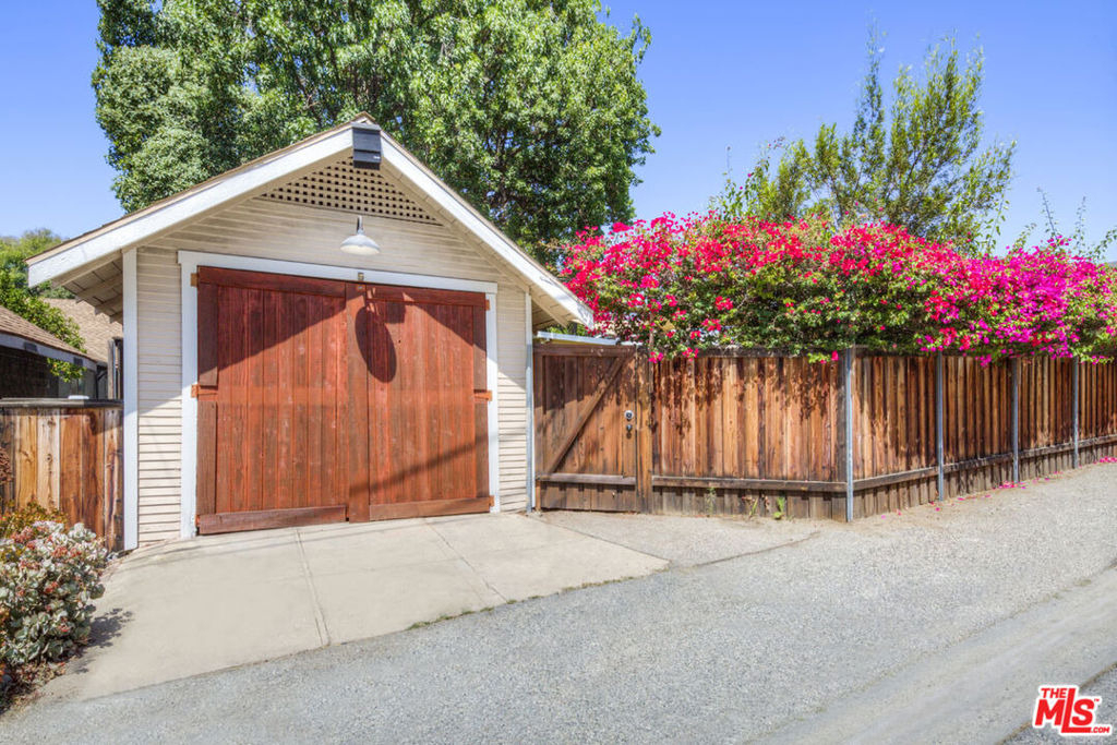 1330 Las Flores Drive - Photo 36